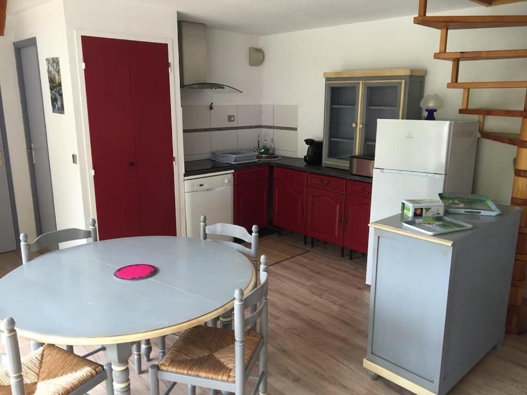 Appartement Sur Le Bord Du Lac De Fabreges Ларунс Екстериор снимка
